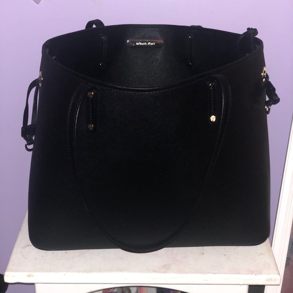 Black Micheal Kors tote - Picture 3 of 5